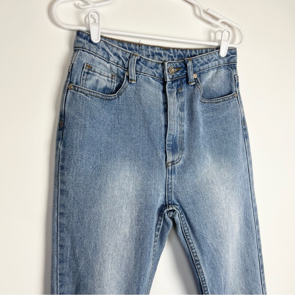 UNIF Vick Boyfriend Distressed High Rise Jeans size 28 - Picture 5 of 11